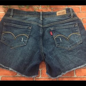 Levi’s medi shorts size 3 junior size
